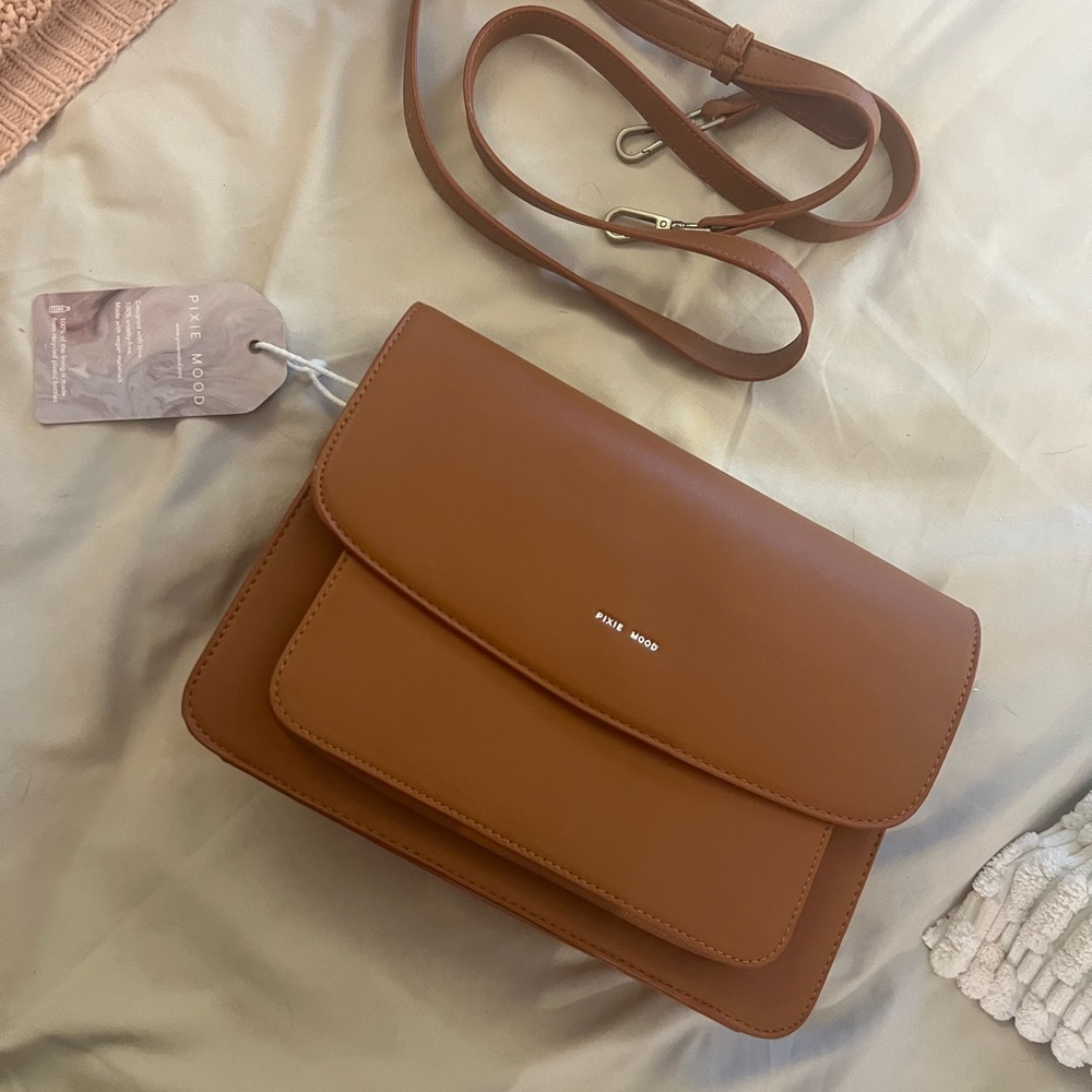 NWT Pixi Mood Zoe Vegan Leather Crossbody bag in Cognac
